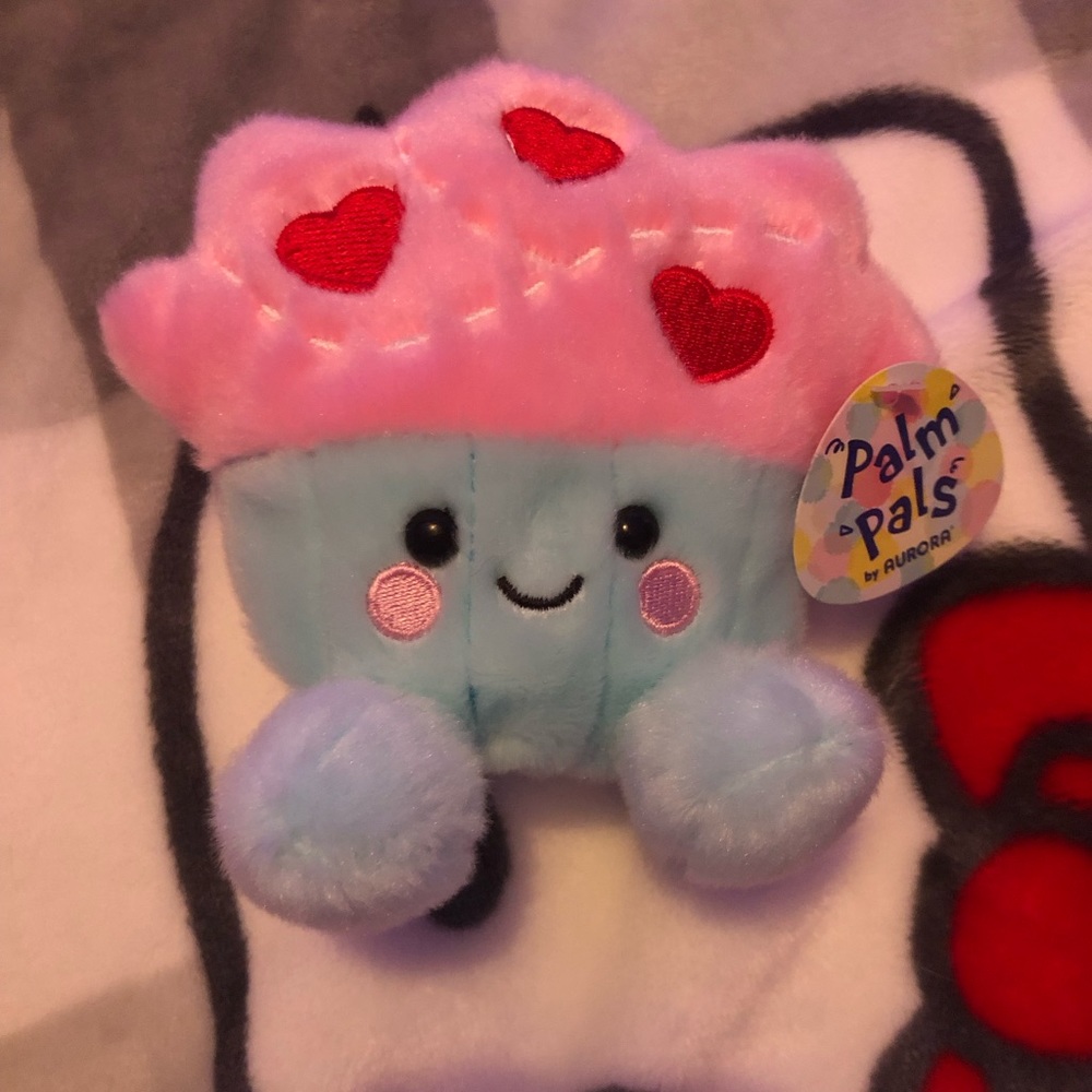 🧁 💕 valentines cupcake palm pal